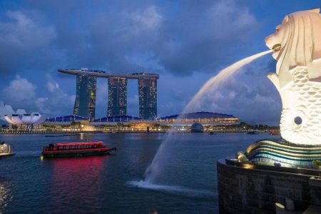 Pensiunkan Mouse & Keyboard? Mengapa Neural-Link Wearables Menjadi Standar Baru Kerja Cerdas di Singapura & Jakarta pada Mei 2026