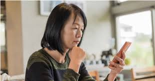 Generasi yang Lupa Nomor Telepon Ibu: Smartphone Menyimpan Kontak, Tapi Menghapus Ingatan