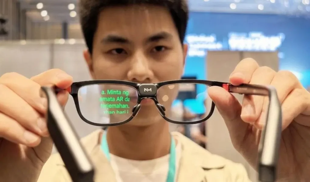 Lensa Kontak Pintar di Matamu: Tren Wearable Agustus 2026 yang Bikin Kacamata AR Ketinggalan Zaman
