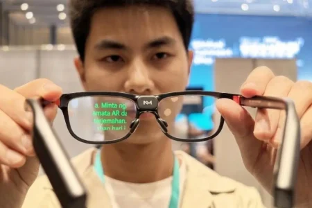 Lensa Kontak Pintar di Matamu: Tren Wearable Agustus 2026 yang Bikin Kacamata AR Ketinggalan Zaman